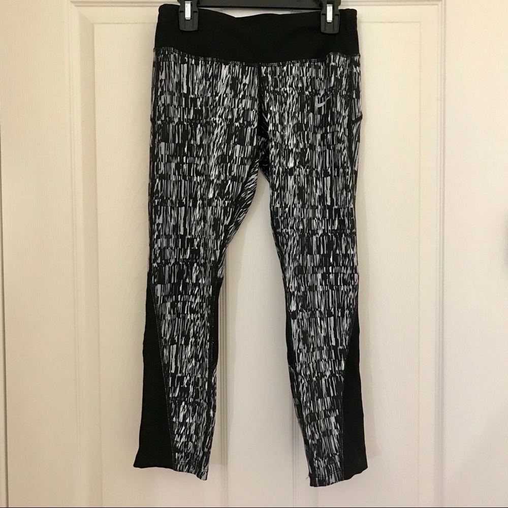 Nike Dri Fit XS capris